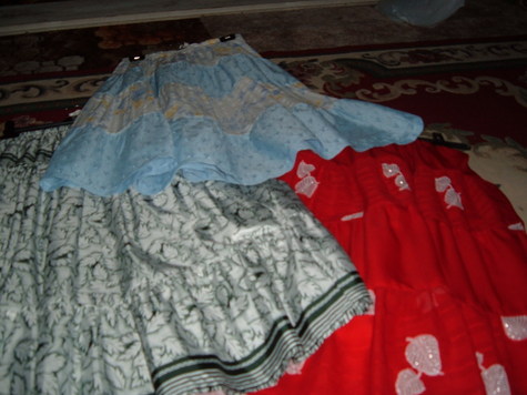 Trio_of_peasant_style_skirts_large